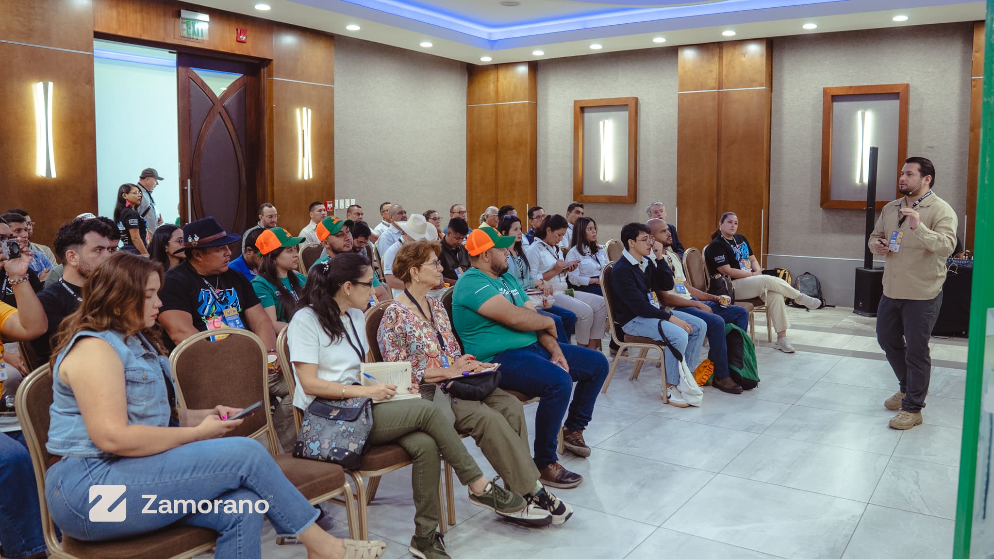 Zamorano ImpartiĂł Talleres Clave en la 10ÂŞ EdiciĂłn del Producer & Roaster Forum (PRF) en San Pedro Sula, Honduras